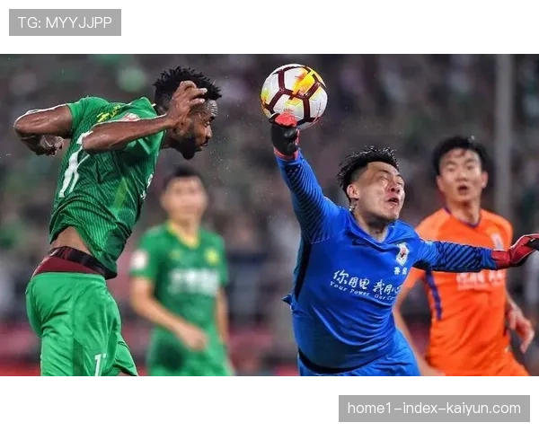 卢伟临场指挥展现轮换艺术 一大四小阵容改变比赛节奏 卢伟临场指挥展现轮换艺术 一大四小阵容改变比赛节奏